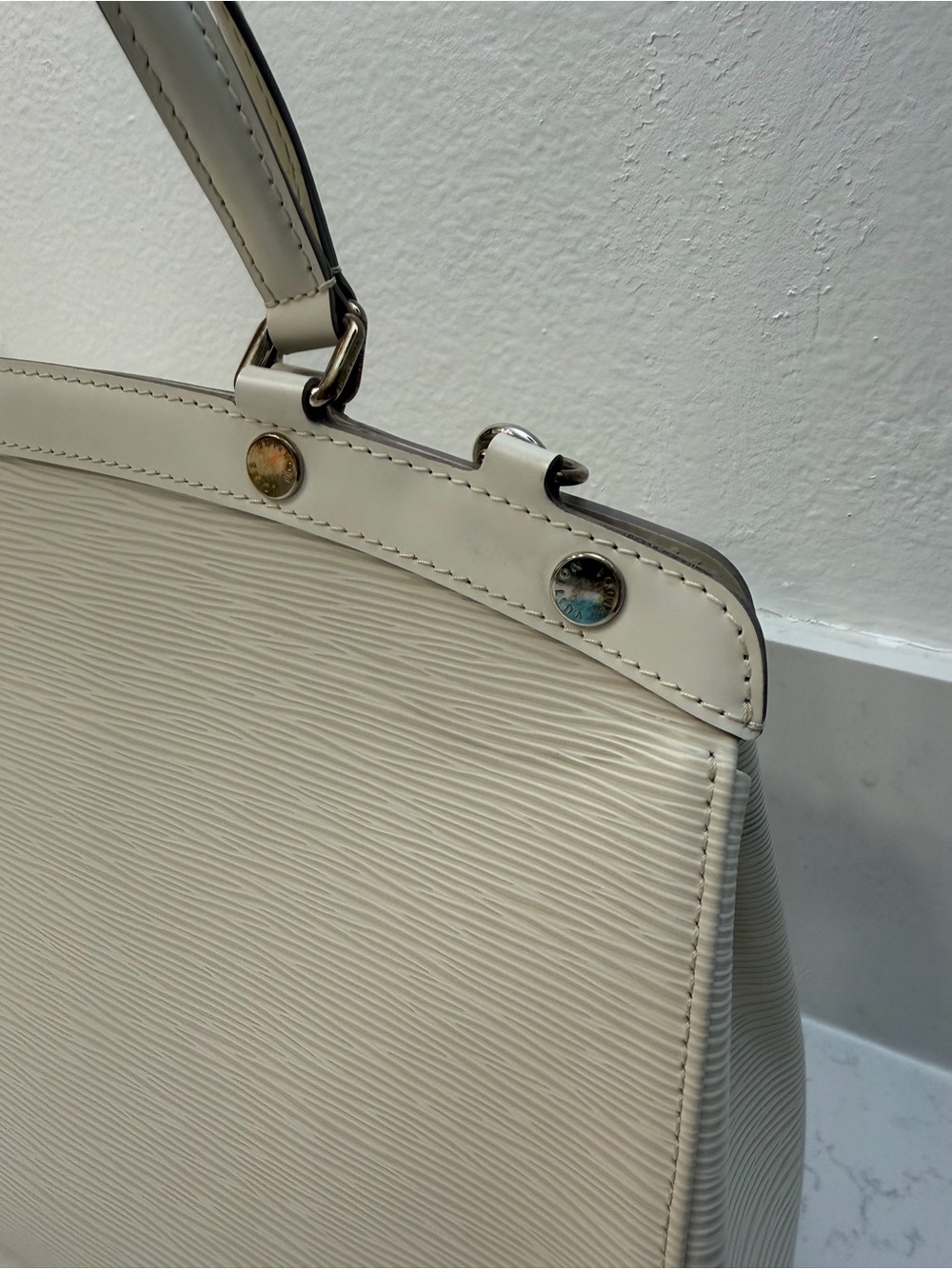 Louise Vuitton Epi Leather Soufflot MM Tote - Ivory / Off White - Picture 3 of 11